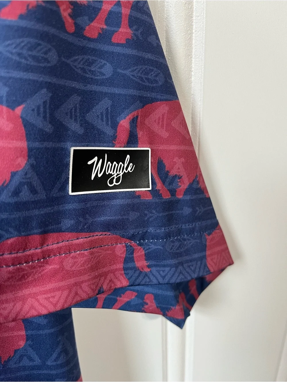 Waggle Buffalo Bison Polo Arrow and Feather Navy Background Men's M - Picture 4 of 6